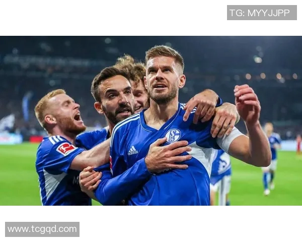 拜仁主场五球大胜沙尔克04遭遇惨败