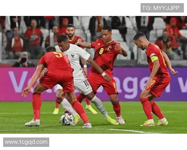 比利时队挺进欧洲杯决赛——王者归来，荣耀之路