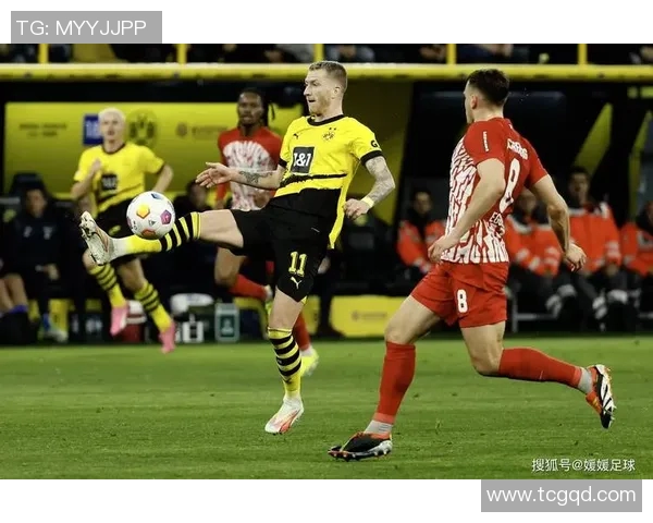 多特大胜法兰克福，领先优势不断扩大