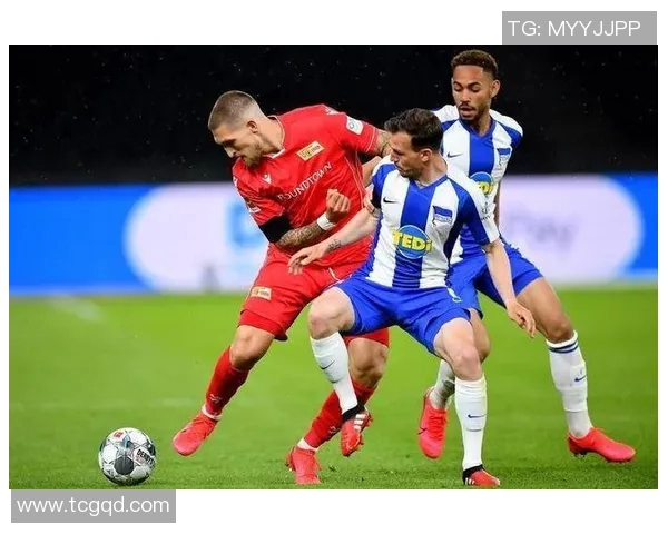 弗赖堡客场逼平柏林赫塔,两队争分夺胜共获平局 弗赖堡客场逼平柏林赫塔,两队争分夺胜共获平局