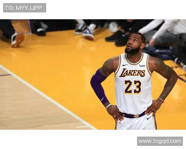 湖人球星连续比赛砍下30+，全队士气大增