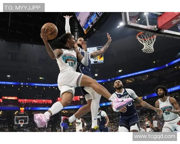 灰熊主场力克尼克斯，莫兰特高效表现助力球队获胜