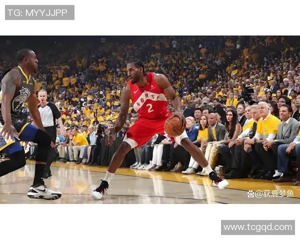 莱昂纳德重返赛场，率快船大胜灰熊