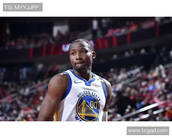 勇士主帅怒斥球员缺乏团队意识,呼吁重拾冠军精神 勇士主帅怒斥球员缺乏团队意识,呼吁重拾冠军精神